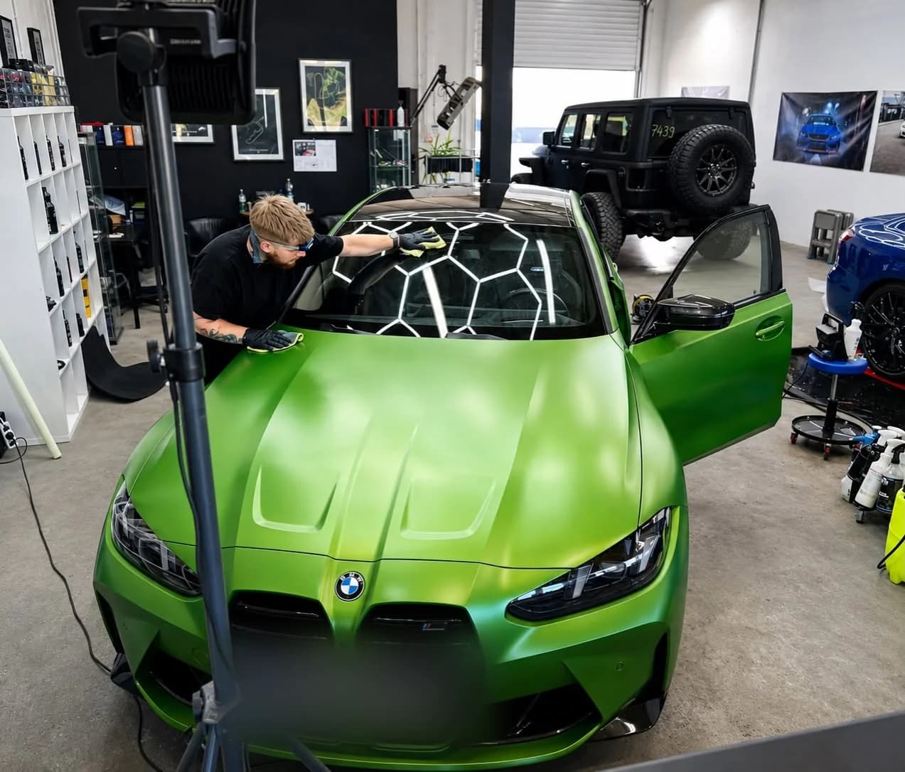 Oklejanie BMW M4 folią w kolorze zielonym