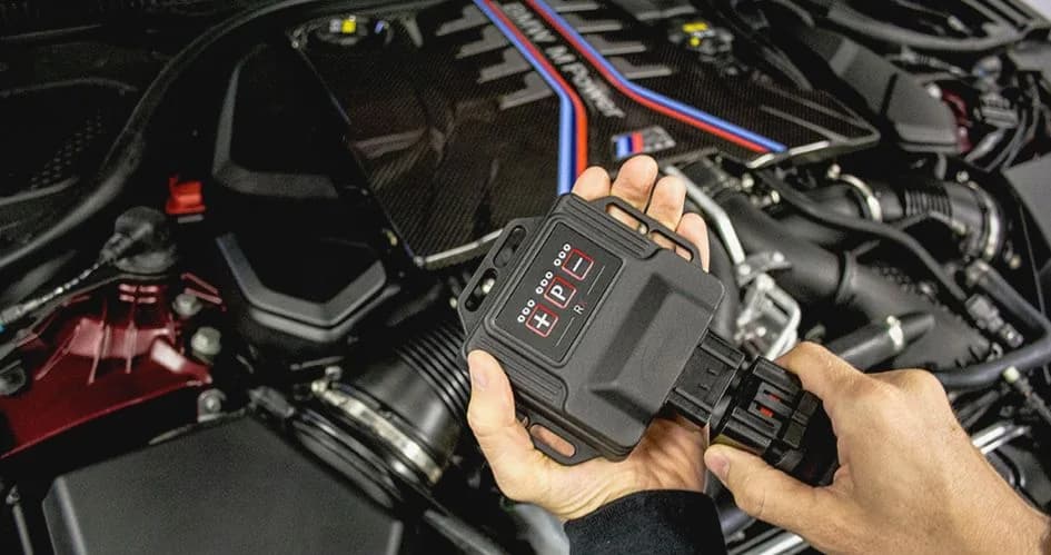 Chiptuning — praca przy jednostce sterującej samochodu