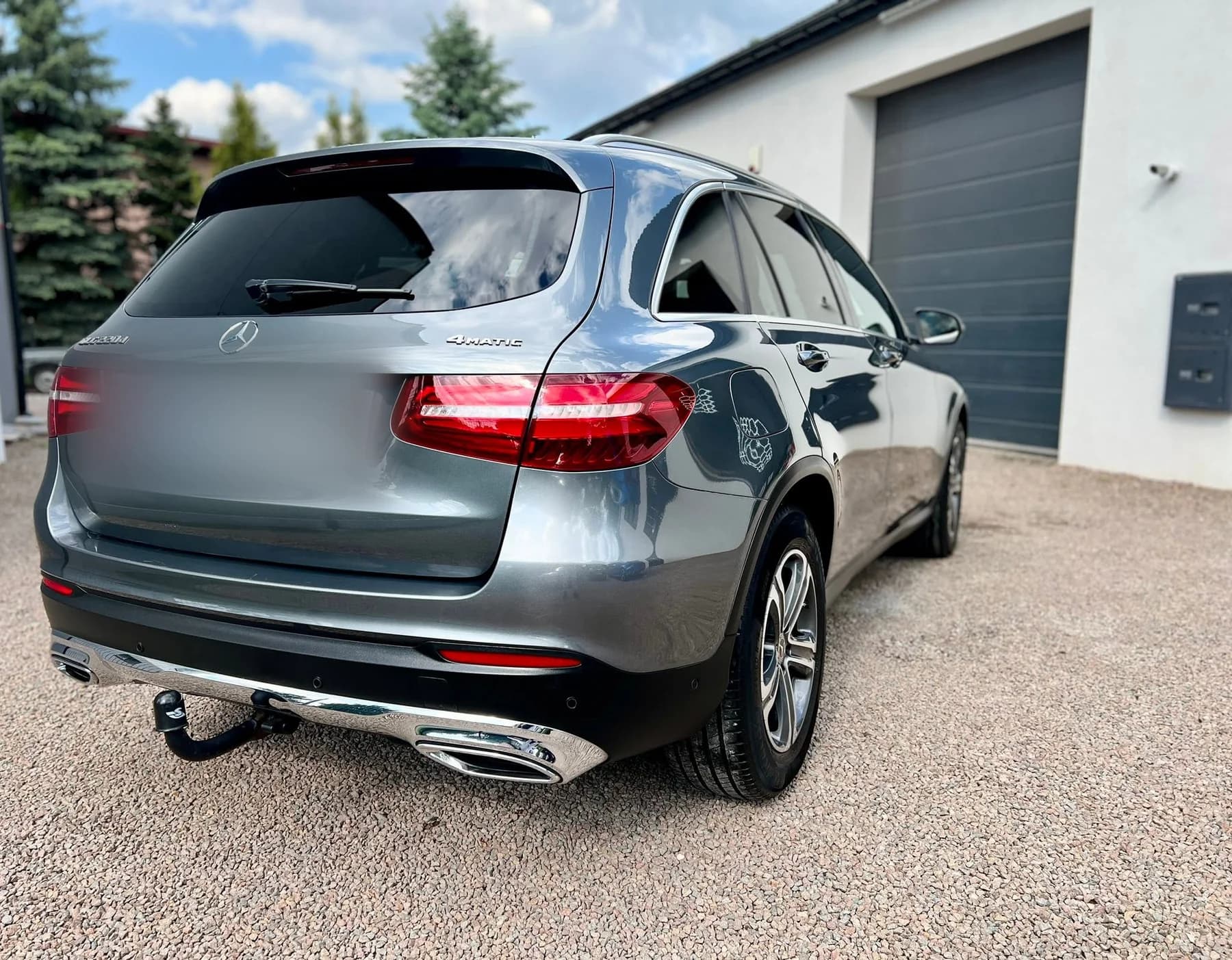Tył Mercedesa GLC po detailingu